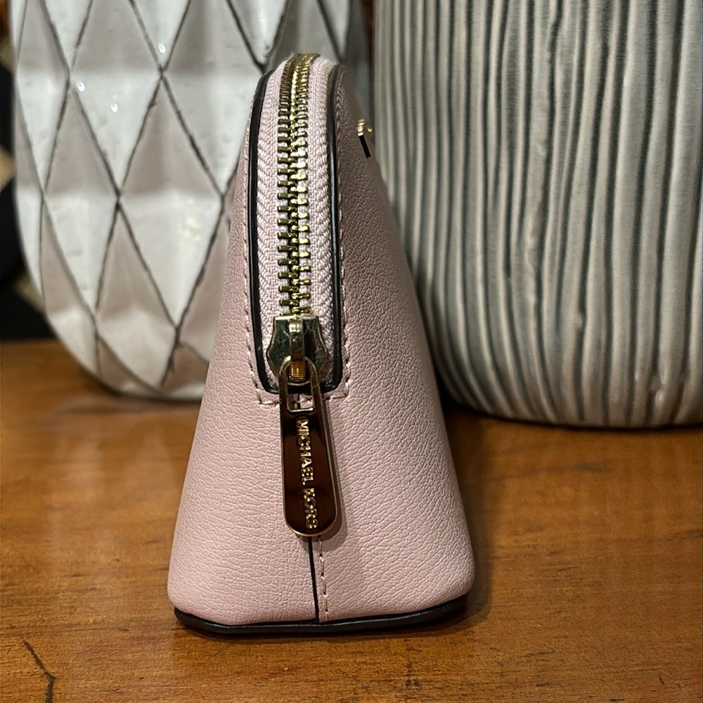 Michael Kors Cindy Pale Pink Leather Dome Makeup Bag Travel Pouch - Picture 4 of 13